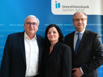 IB-Verwaltungsratsvorsitzender und Finanzminister des Landes Sachsen-Anhalt Michael Richter, IB-Vorstände Mandy Schmidt und Marc Melzer (v.l.n.r.)